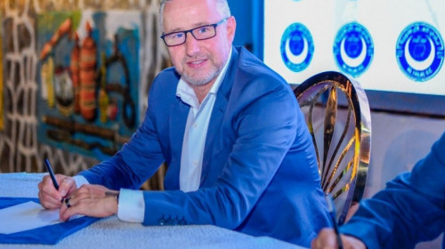 Laurențiu Reghecampf, ”desființat” de un jurnalist din Sudan. ”Omul e rupt de realitate. E în 'beznă' totală!”
