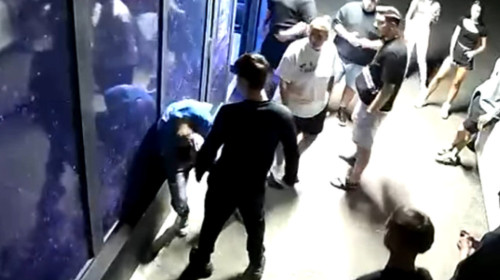 Tatăl puștiului băgat în spital de un campion la box a reacționat, după scenele brutale de la Bacău