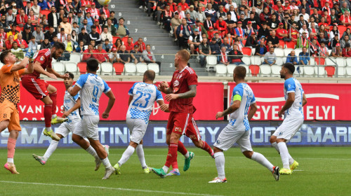 Sepsi - Corvinul Hunedoara 0-2. Covăsnenii nu au depășit criza și au uitat să câștige!