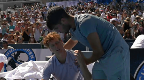 Jannik Sinner a abandonat în finala de la Cincinnati, la 5-0 pentru Carlos Alcaraz: ”Nu mai pot!”