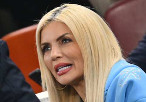 "Sunteți penibli". Laura Vicol a reacționat după ce a atras toate privirile la derby-ul Rapid - FCSB