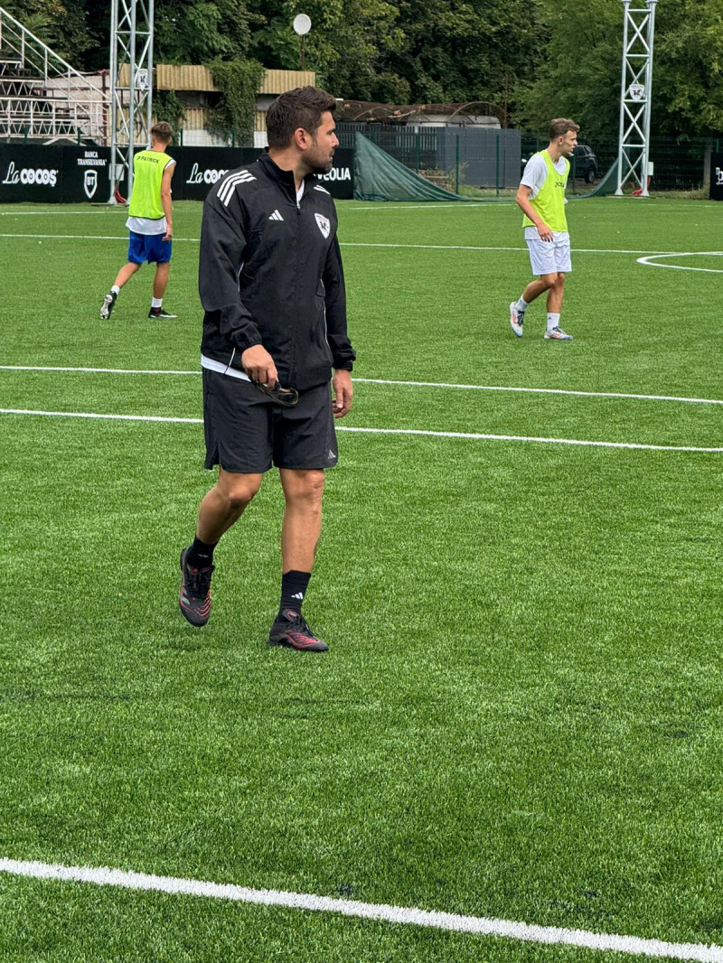 adrian mutu academia adrian mutu (3)