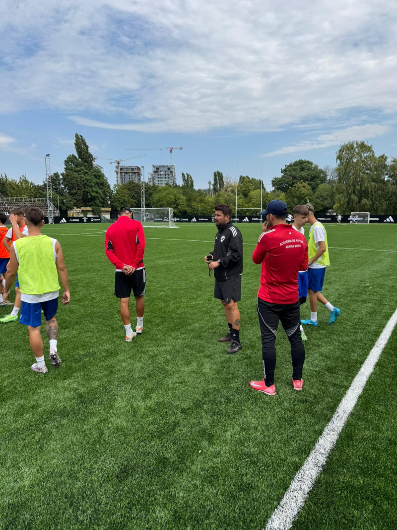 adrian mutu academia adrian mutu (5)