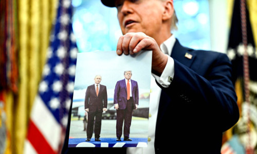 Ce ironie! Kasparov i-a spus lui Trump unde să agațe fotografia cu Putin, după momentul bizar de la Casa Albă