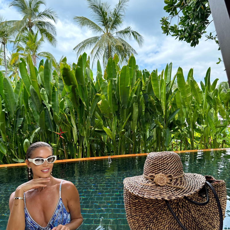 adrianapetrescuofficial_1752403380_3675748432043186061_1425264401