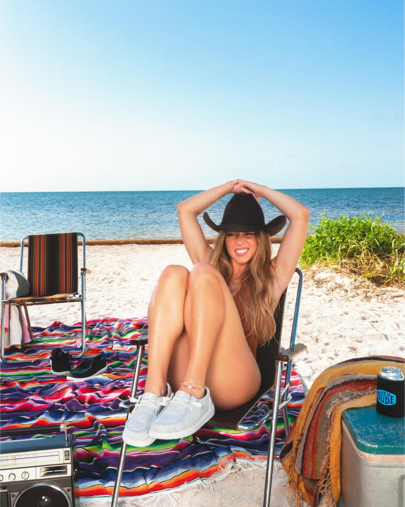 sydney_sweeney_1750177785_3657078787981861803_8140453