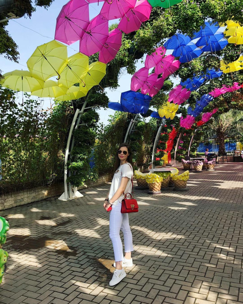 dr.larisa.popescu_1553031133_2003292799455056220_4176563797