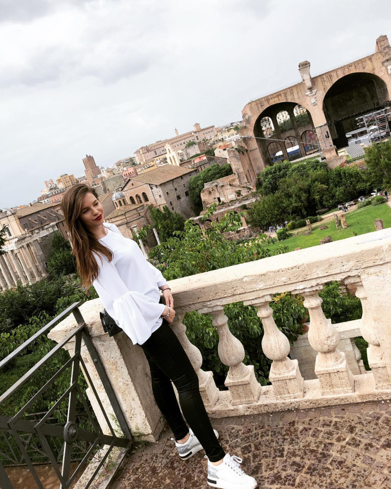 dr.larisa.popescu_1559292066_2055813314596480547_4176563797