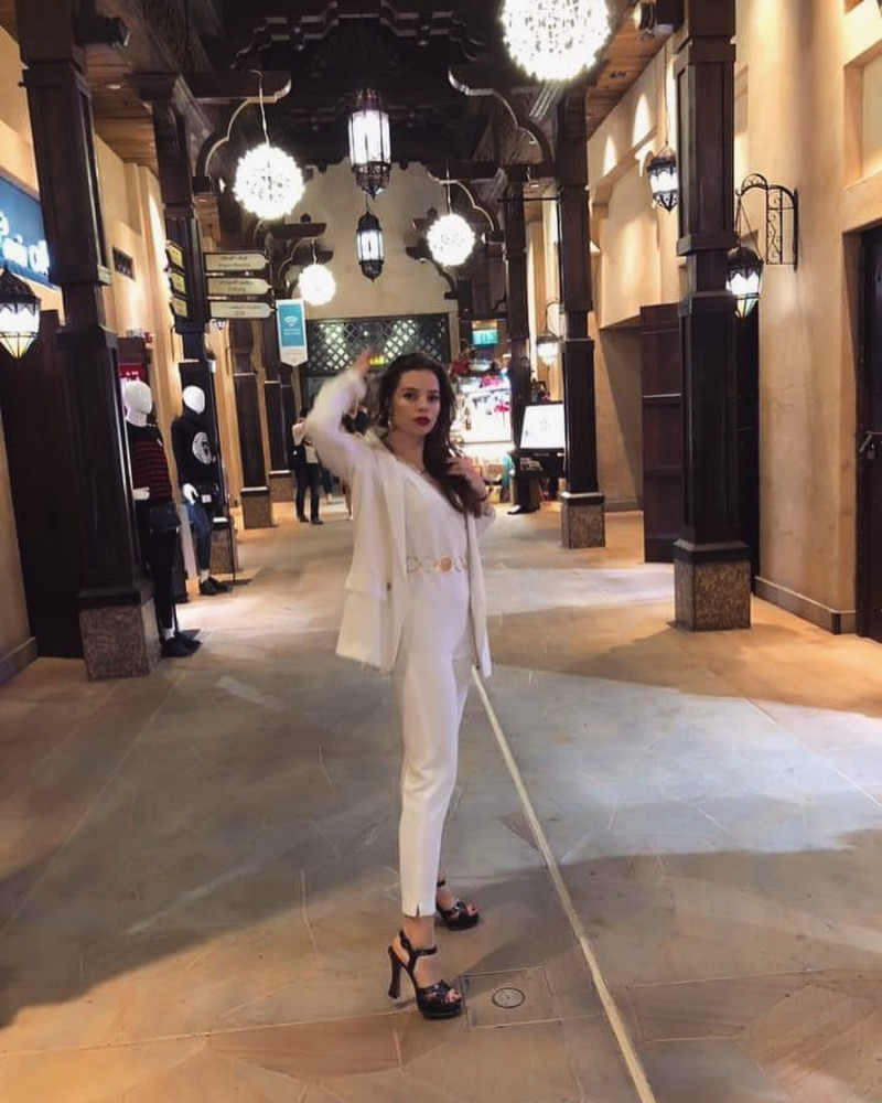 dr.larisa.popescu_1571675482_2159692934956638382_4176563797