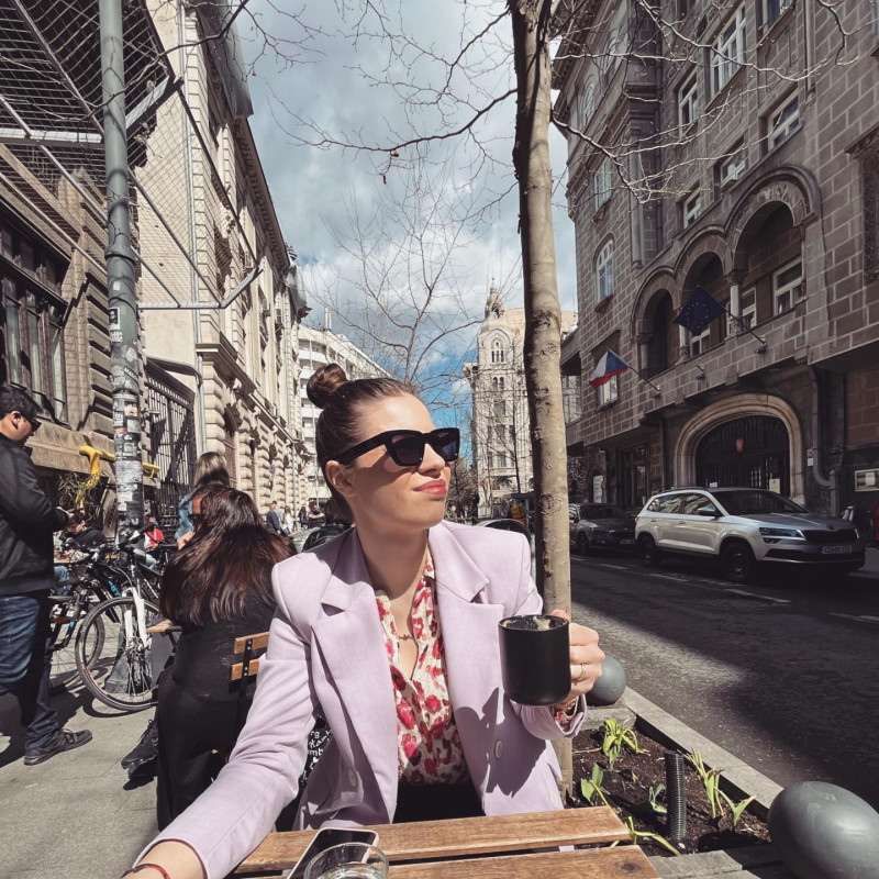 dr.larisa.popescu_1679828376_3066945172955916942_4176563797