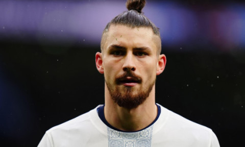 Ce lovitură! Tottenham a decis: Radu Drăgușin, OUT!