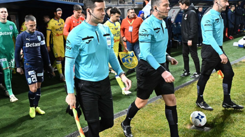 Cine e arbitrul care a câștigat cei mai mulți bani în actualul sezon din SuperLiga. Surpriza de la VAR