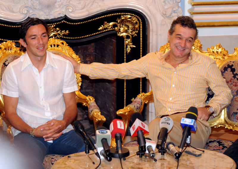 FOTBAL:PREZENTARE JUCATORI NOI STEAUA BUCURESTI (5.09.2008)