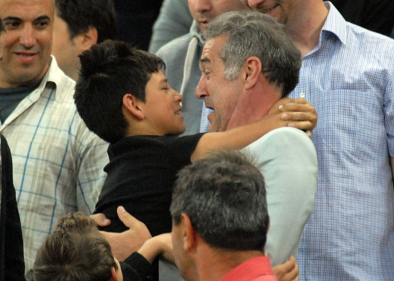 FOTBAL:DINAMO BUCURESTI-STEAUA BUCURESTI 0-2,LIGA 1 (10.05.2013)