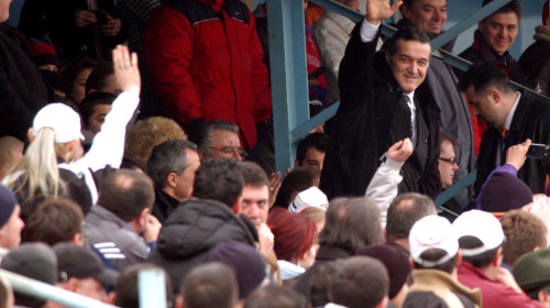 Nu s-a ferit! Gigi Becali a anunțat două lovituri financiare la FCSB: "Să curgă banii"