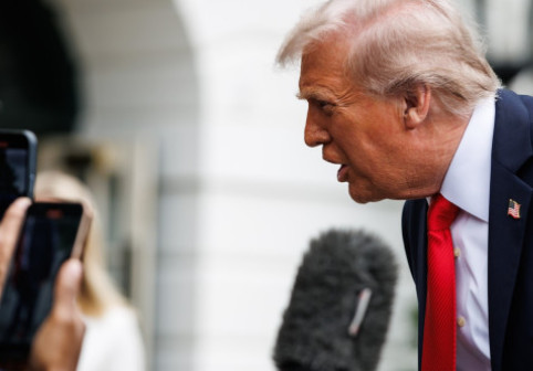 Donald Trump ”a explodat”: ”Taci! Nu asculți niciodată! De-aia ești de mâna a doua”