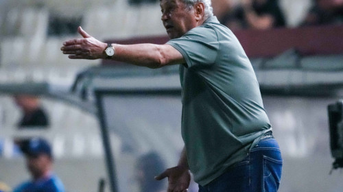 Mircea Lucescu nu a făcut toate schimbările în meciul din Cipru