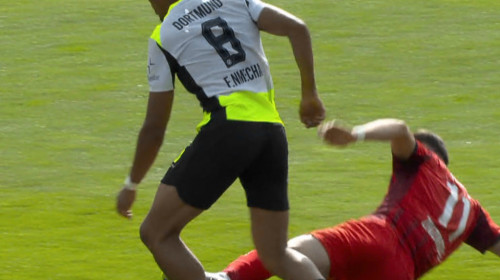 Roșu direct! Aproape de o accidentare ”horror” în Bundesliga