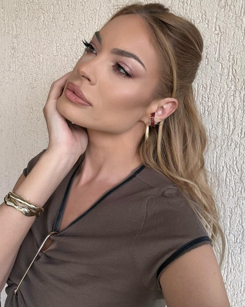 valentinapelinelborcea_1751190015_3665569987204161708_1226127429