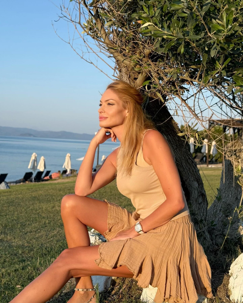 valentinapelinelborcea_1751369463_3667075301309017361_1226127429