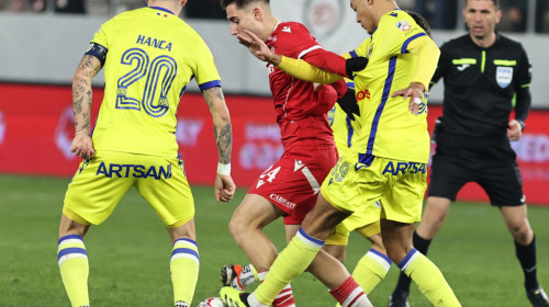 Petrolul - Dinamo 0-0, ACUM, Digi Sport 1. "Lupii Galbeni" își pot lua revanșa contra "Câinilor”