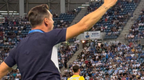 Neverosimil: Rădoi a strigat la Baiaram să iasă de pe teren, la 25 de minute de când îl aruncase în luptă!