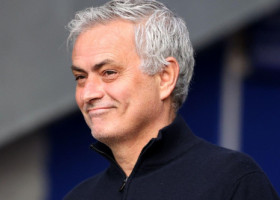 Lovitură de proporții: și-au demis antrenorul la miezul nopții și au bătut palma cu Jose Mourinho