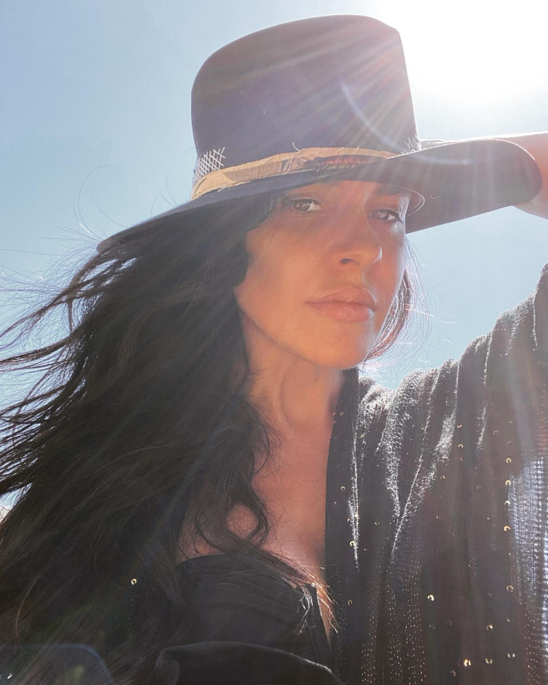 adechivu_1594474149_2350942018422879392_290323113