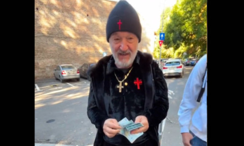 Cum a fost numit Gigi Becali, după ce a scos teancul de bani și i-a lăsat "mască" pe elevi