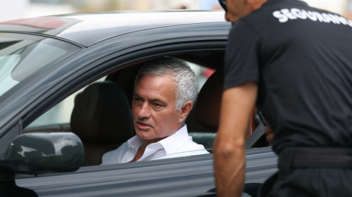 Jose Mourinho i-a lăsat cu ”gura căscată”! Cu ce bolid s-a afișat portughezul, înainte să semneze cu Benfica