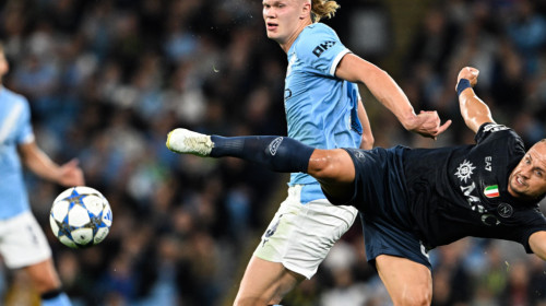 Manchester City - Napoli 2-0. Cu un jucător eliminat în startul meciului, italienii nu au făcut față pe ”Etihad”