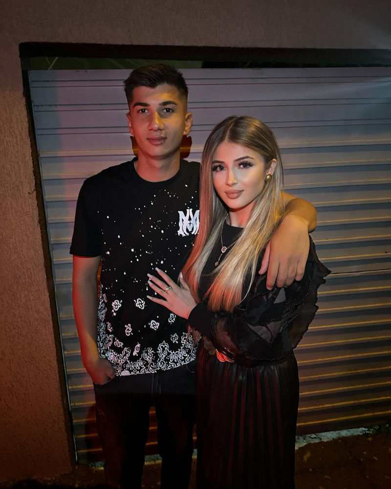 musi_alex_1746297187_3624525973516497996_5328548456