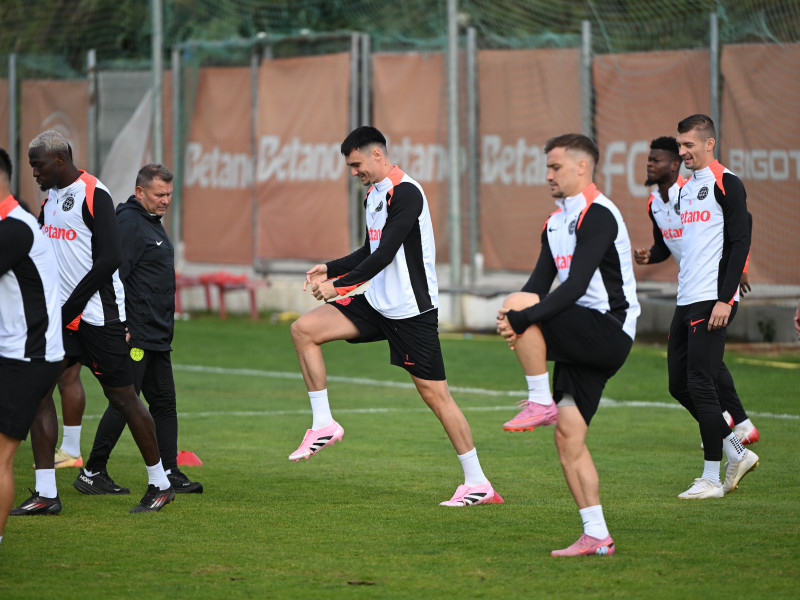 FOTBAL:ANTRENAMENT FCSB MECI YOUNG BOYS BERNA, UEFA EUROPA LEAGUE (1.10.2025)