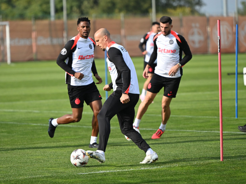 FOTBAL:ANTRENAMENT FCSB MECI YOUNG BOYS BERNA, UEFA EUROPA LEAGUE (1.10.2025)