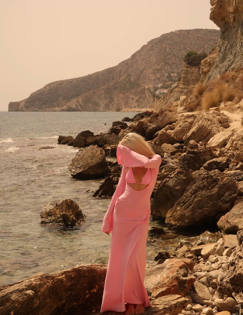 amicolhon_1757349978_3717243501089055288_1368065359