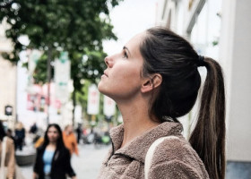 Italienii au descoperit-o pe românca ce s-a îmbogățit peste noapte, după o decizie radicală