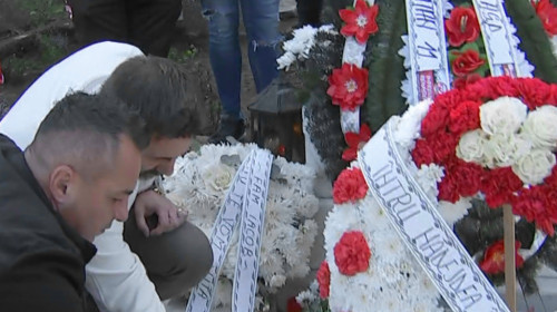 Omagiu pentru Cătălin Hîldan! Kopic, Petre și fanii au fost prezenți la mormântul ”Unicului Căpitan”, la 25 de ani de la dispariție