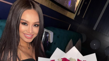 Internetul a ”explodat”, după ce le-a spus tuturor cine este fiul ei: ”Nu se poate să fie mama lui” / ”Incredibil”