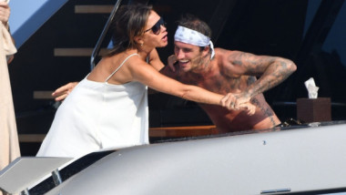 După aproape 30 de ani, Victoria a deschis subiectul "David Beckham în pat": "Da, chiar și el face asta!"