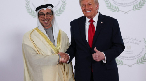Donald Trump a arătat spre Șeicul Mansour și a rostit ȘASE cuvinte. Momentul a devenit VIRAL