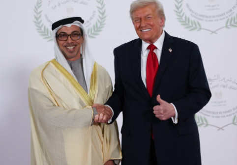 Donald Trump a arătat spre Șeicul Mansour și a rostit ȘASE cuvinte. Momentul a devenit VIRAL