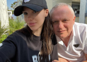 Un angajat și-a luat inima în dinți și s-a dus în biroul milionarului: ”Pot să încep o relație cu fiica dumneavoastră?”