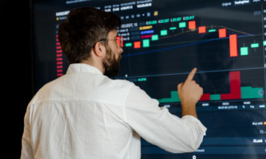 Taxa absurdă care crește cu 1.350% peste noapte și provoacă o nouă anomalie în România. „Cred că au greșit legea"
