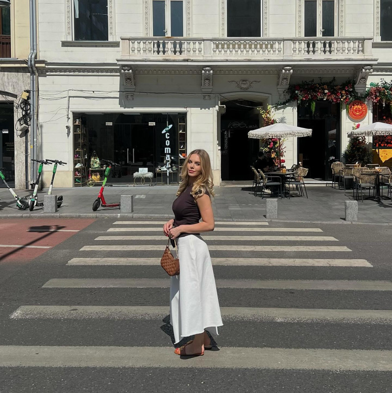 anca.surdu_1752431339_3675982967152973719_1483776054