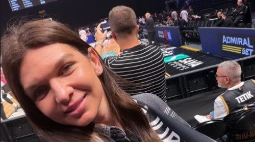 Simona Halep a postat fotografia: la gât cu fularul unui club din România!