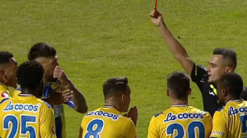 Aflat pe lista FCSB-ului, a luat două galbene într-un singur minut: ”Nu înțeleg, nu înțeleg!”