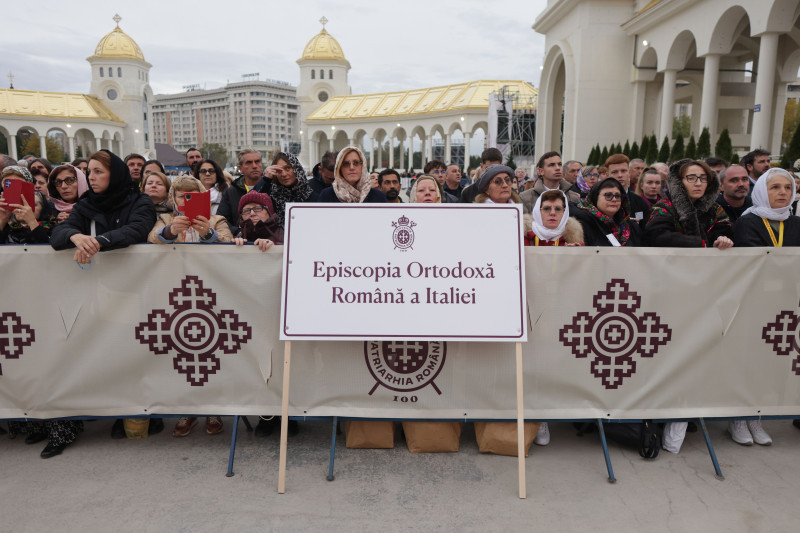 BUCURESTI - CATEDRALA MANTUIRII NEAMULUI - SFINTIRE - 26 OCT 202