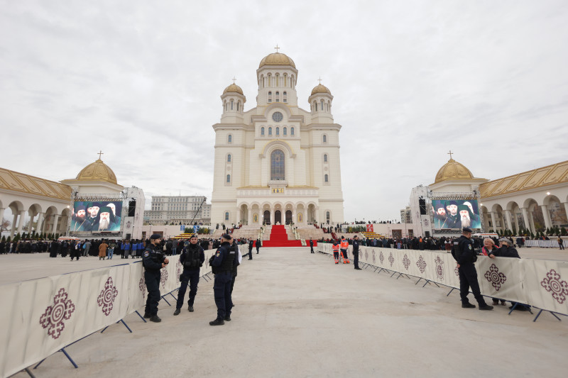 BUCURESTI - CATEDRALA MANTUIRII NEAMULUI - SFINTIRE - 26 OCT 202