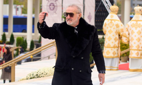 Gigi Becali s-a dus direct la George Simion la sfințirea Catedralei Mântuirii Neamului și ce a urmat e complet neașteptat