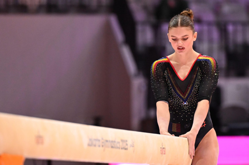 Jakarta, Indonesia. 21st Oct, 2025. GOLGOTA Denisa (ROU) beam during 53rd FIG Artistic Gymnastics World Championships 2° day women qualification, Gymnastics in Jakarta, Indonesia, October 21 2025 Credit: Independent Photo Agency/Alamy Live News